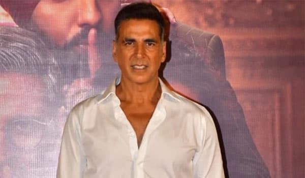 Akshay-Kumar-reveals-shocking-news-He-was-asked-to-send-his-daughters-nude-photo