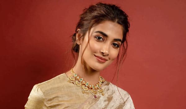 Pooja-Hegde-was-paid-3-crores-to-act-opposite-Dulquer-Salmaan!