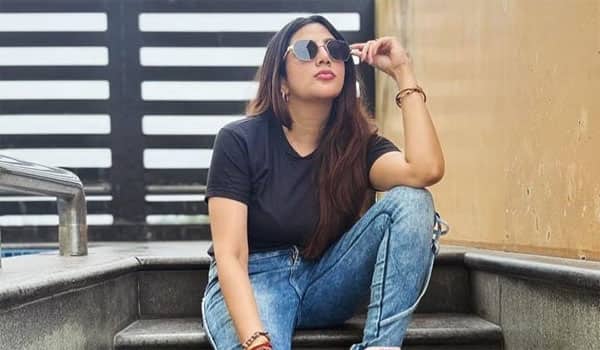 Actress-Sai-Priya-Exclusive