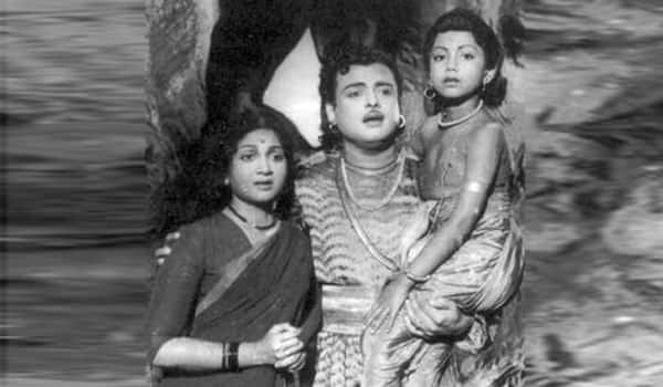 Flashback-Gemini-Ganesan-transforms-into-a-beggar-for-a-chance