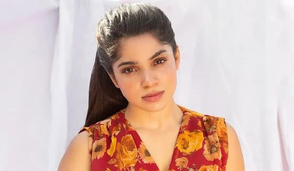 Divya-Bharathi-Takes-Offense,-Slams-Director-Naresh-Kuppili-over-Chilaka