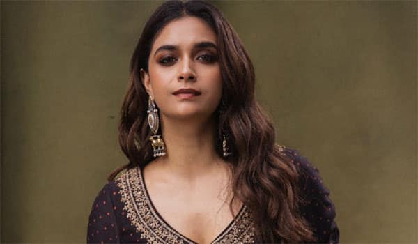 Dhanush-rejects-Keerthy-Sureshs-romantic-request