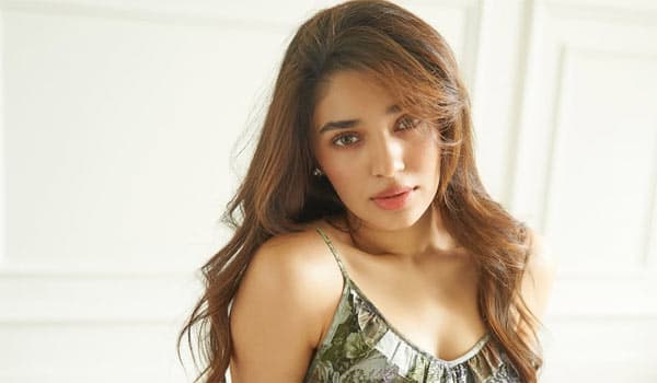 3-films-in-hand-Krithi-Shetty-is-looking-to-make-her-debut-in-Tamil