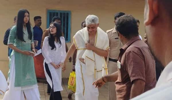 Ajith-worship-at-Ootukulangara-Bhagavathy-Temple