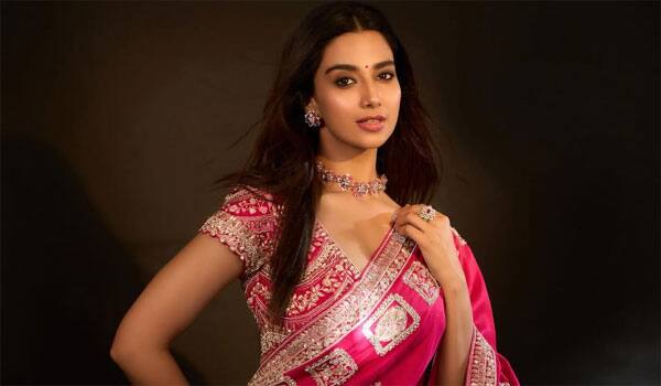 Meenakshi-Chaudhary-struggled-to-play-a-comedic-role