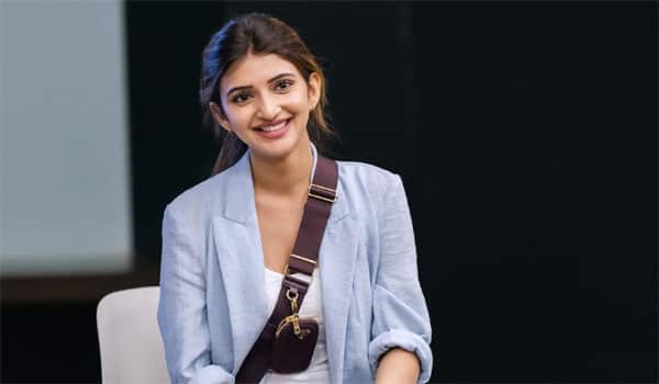 Sreeleela-postpones-acting-for-studies