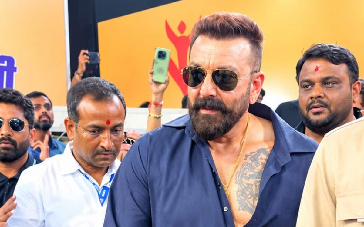 Did-Sanjay-Dutt-deliberately-avoid-speaking-despite-knowing-Marathi