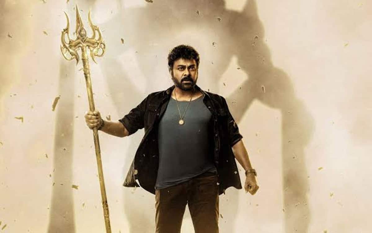 The-producers-approached-Chiranjeevi-to-resolve-the-issue-of-Vishwambharas-release.