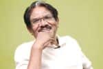 மலேசியாவில் இருந்து சென்னை திரும்பினார் பாரதிராஜா : பாராட்டு விழா எப்போது?