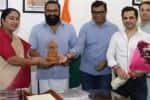 டில்லி முதல்வரை சந்தித்த காந்தாரா சாப்டர் 1 படக்குழு