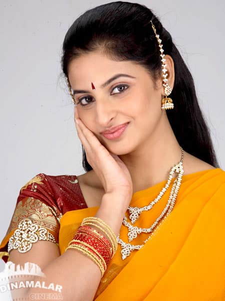 யாமினி சர்மா