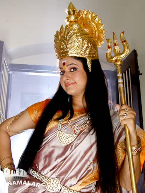 பூனம் பஜ்வா