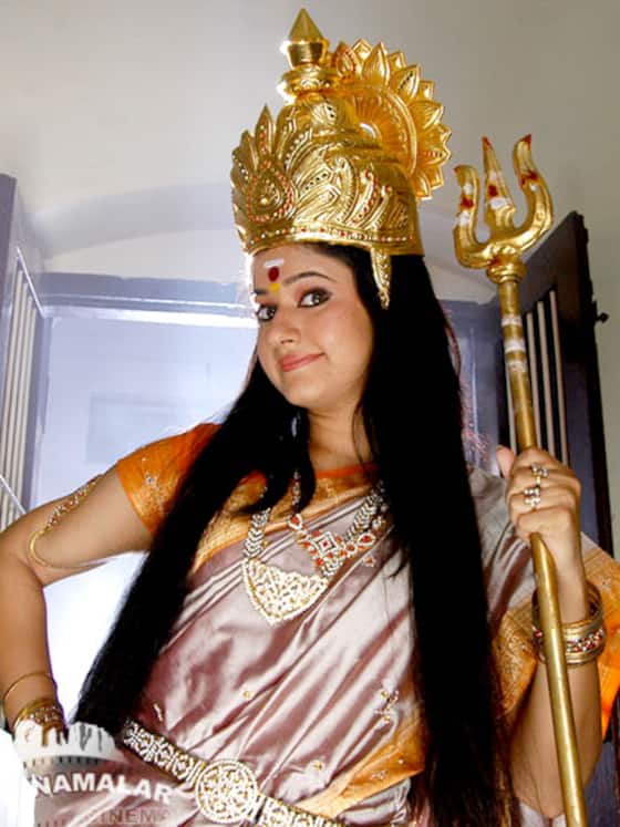 பூனம் பஜ்வா