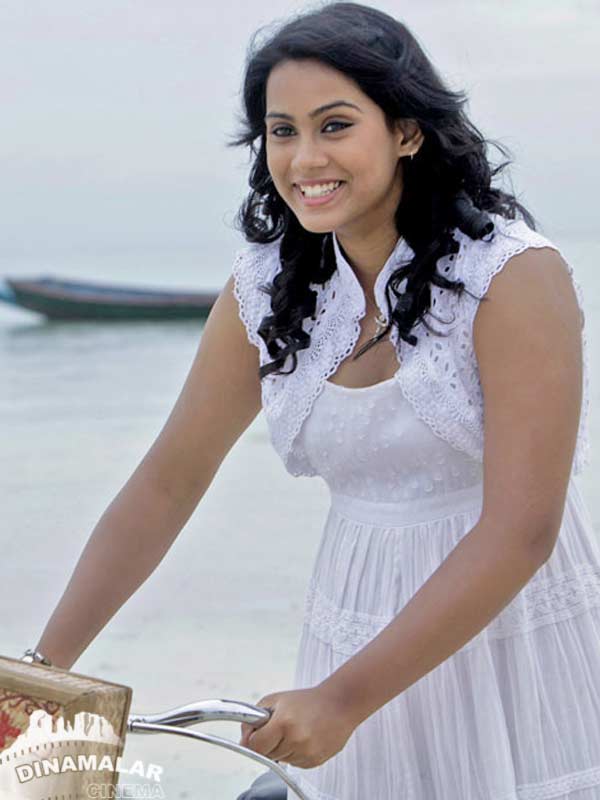 துளசி நாயர்