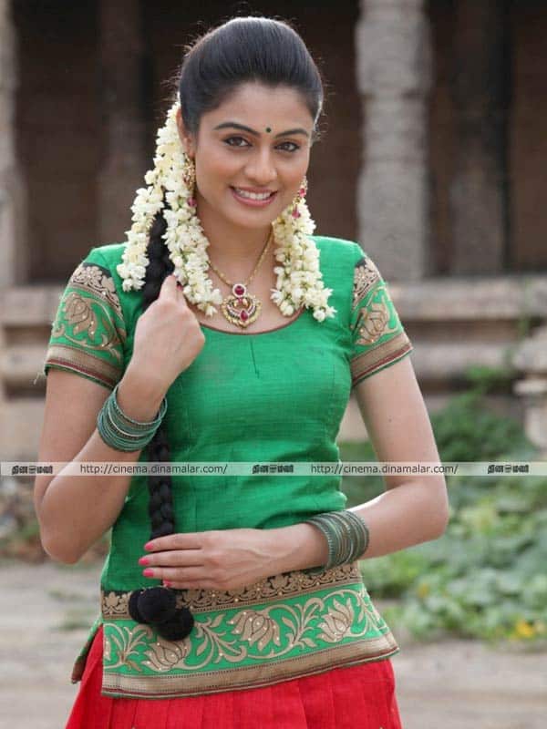 நேகா ஹிங்ச்