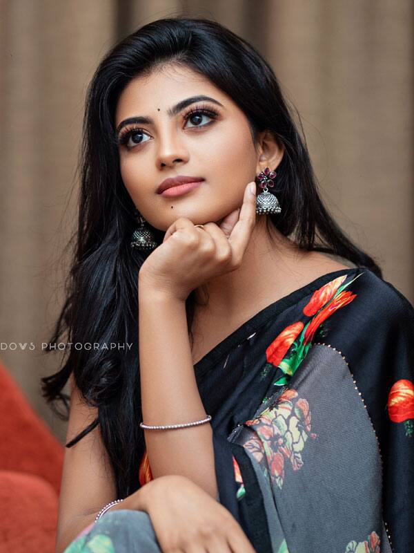 ஆனந்தி