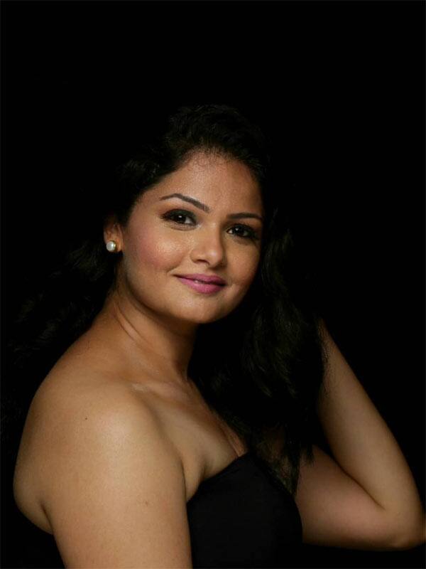 அனுயா
