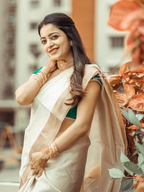 ஜனனி ஐயர்