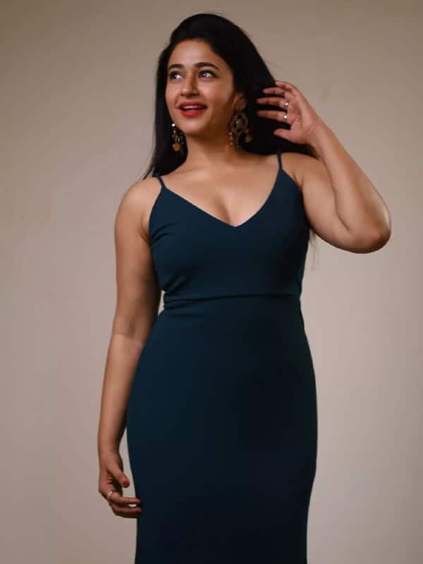 பூனம் பஜ்வா