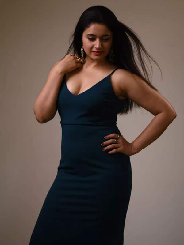 பூனம் பஜ்வா