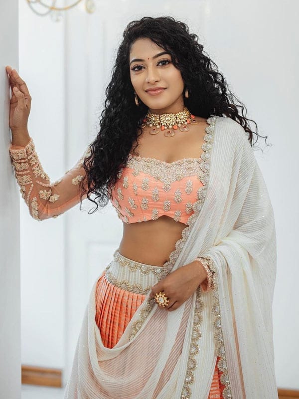 அஞ்சலி நாயர்