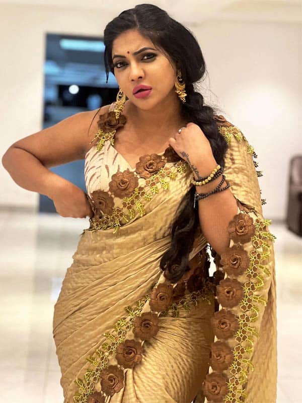ரேஷ்மா பசுபுலேட்டி