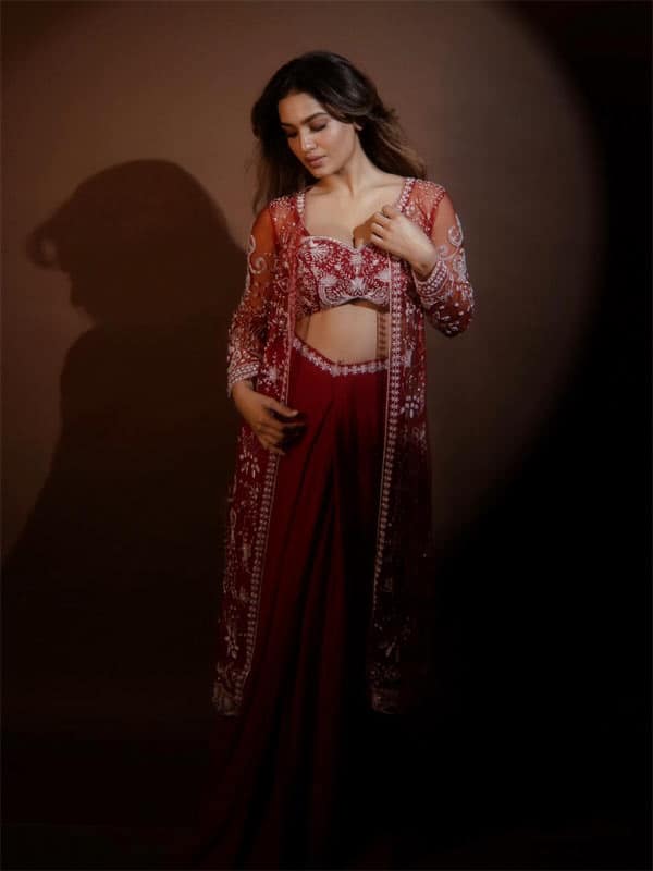 சானியா ஐயப்பன்