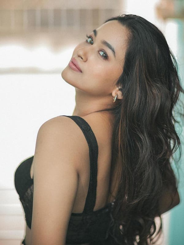 காவ்யா அறிவுமணி