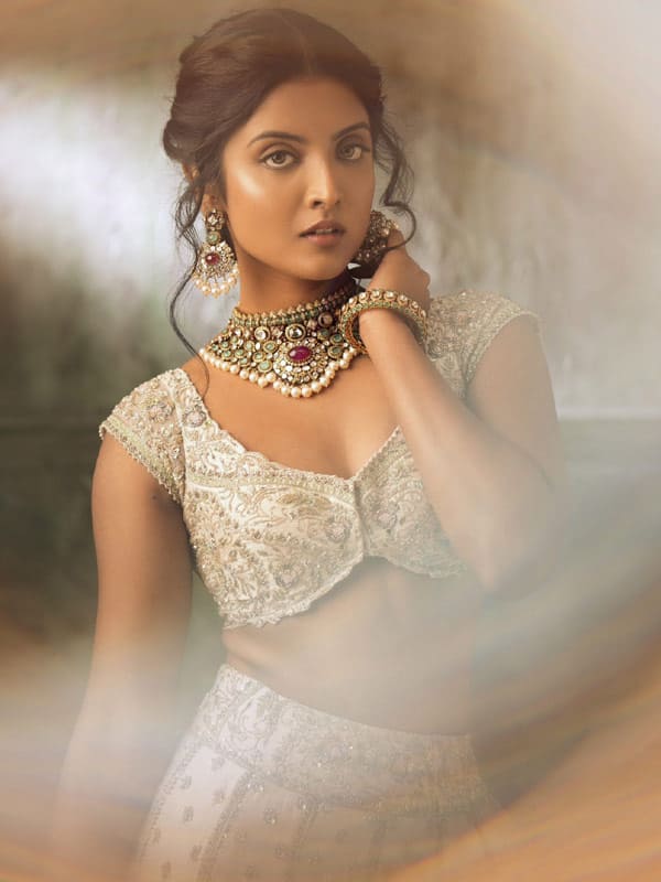 நிவேதிதா சதீஷ்