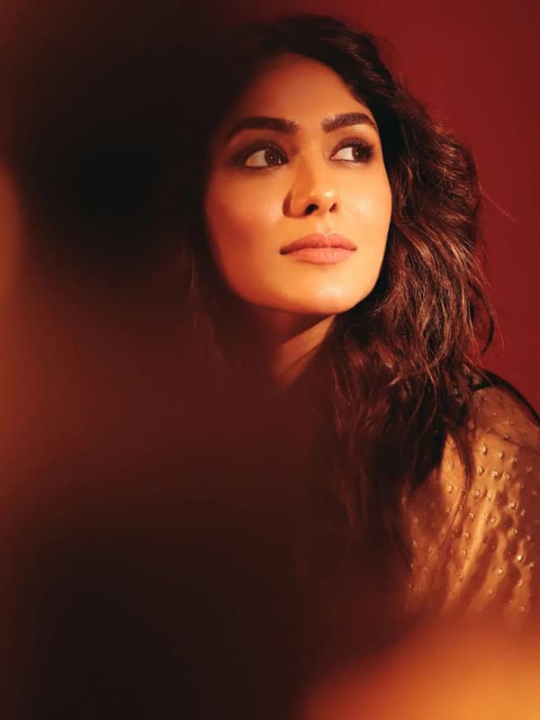 மிருணாள் தாக்கூர்