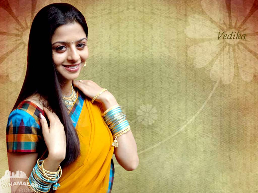 Tamil Actress Wall paper Vedhika