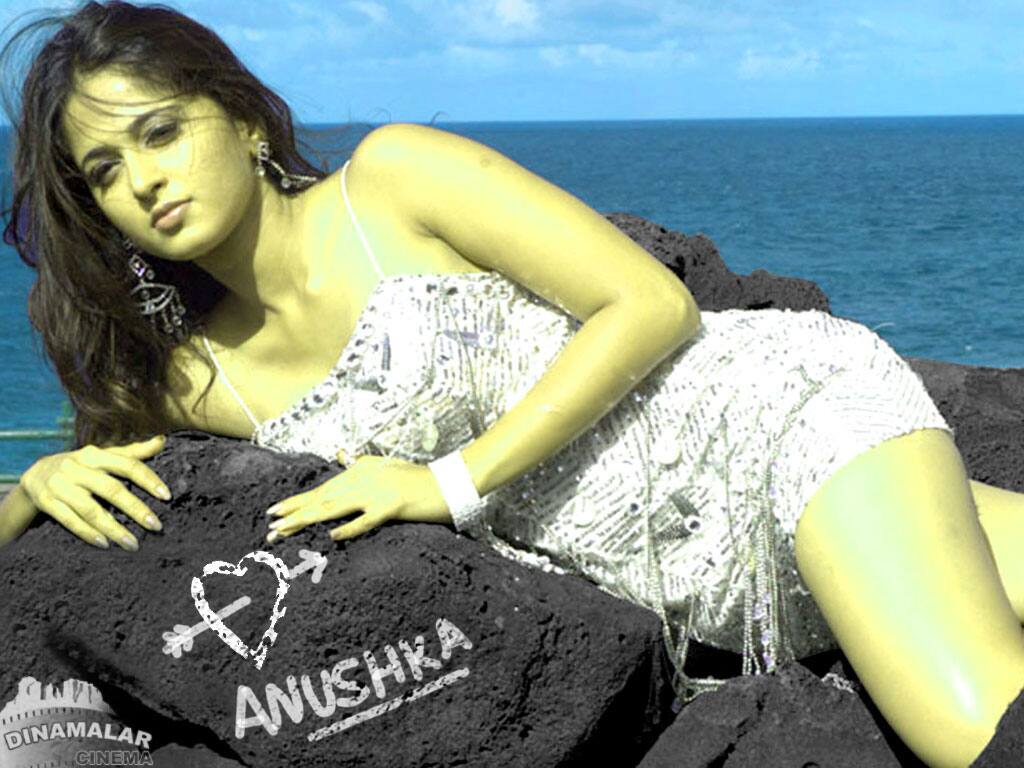 Tamil Actress Wall paper Anushka