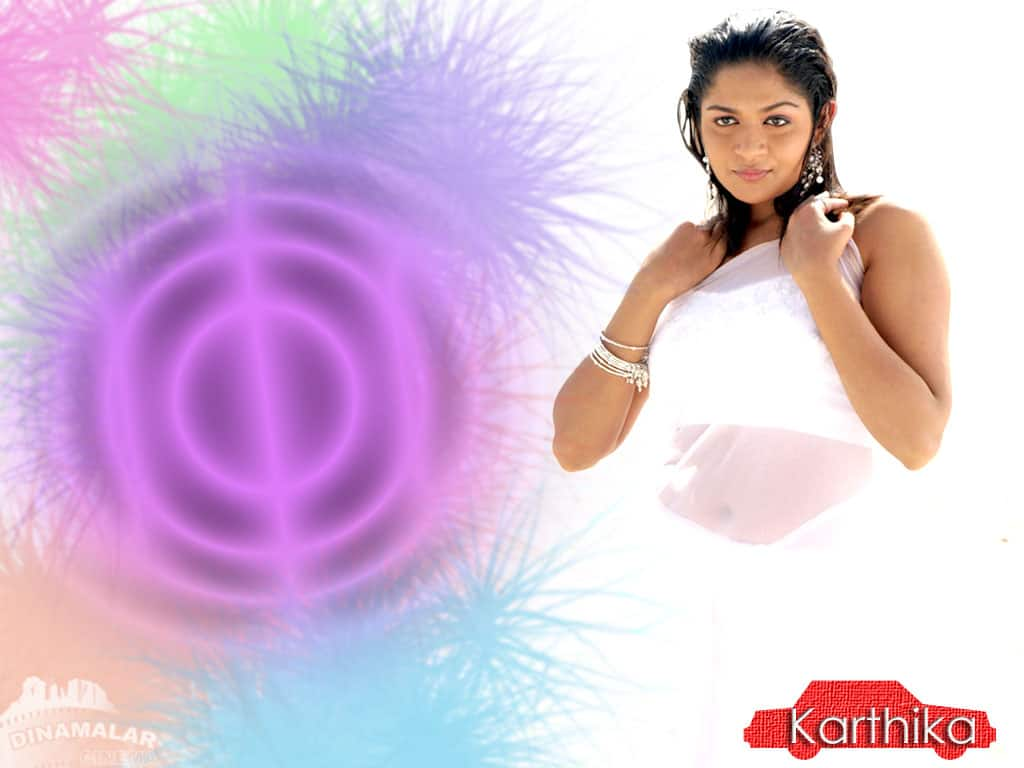 Tamil Actress Wall paper Karthika