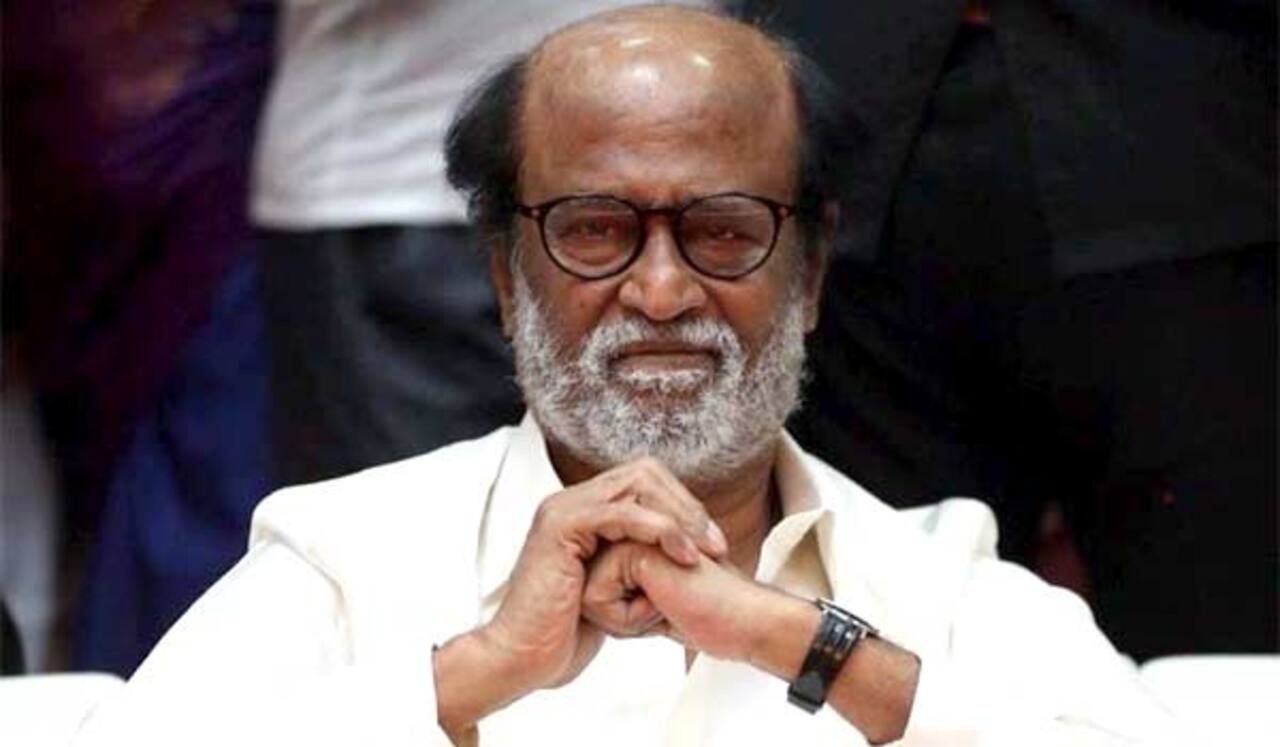 அரசியலுக்கு அழைத்து வேதனைப்படுத்தாதீர்கள் - ரசிகர்களுக்கு ரஜினி வேண்டுகோள்