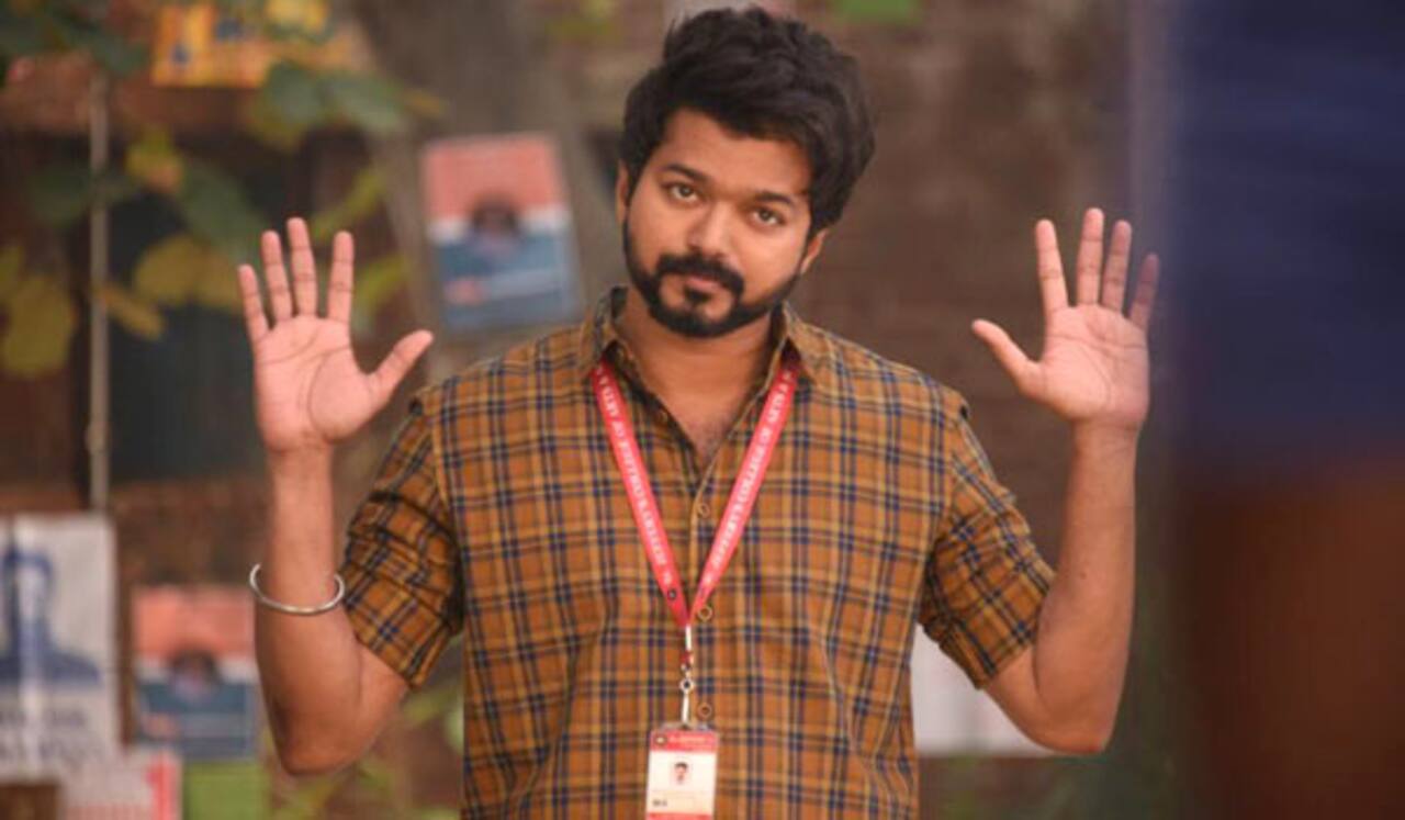 வார இறுதி - உலக வசூலில் முதலிடத்தில் மாஸ்டர்