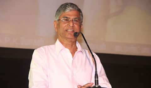 விஜய் மக்கள் இயக்கம் வணிகமயமாகிவிட்டது : எஸ்.ஏ.சி., புகார்