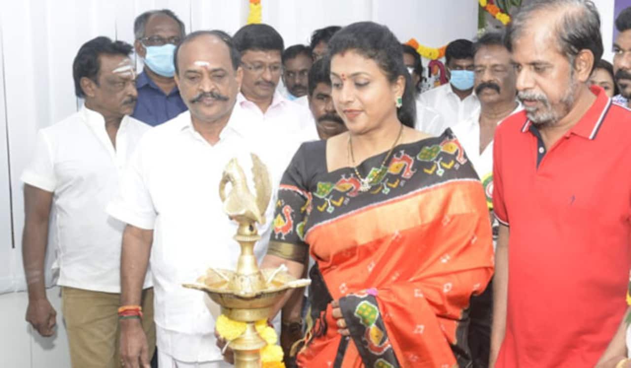 சினிமாவை தவறாக தொட்டால் ஷாக் அடிக்கும் : அமைச்சருக்கு ஜெ., சொன்ன அறிவுரை