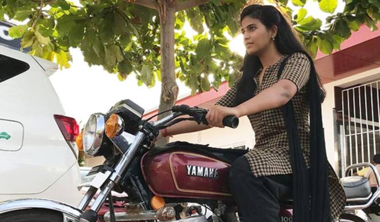பைக் ஓட்ட கற்றுக் கொண்ட அஞ்சலி