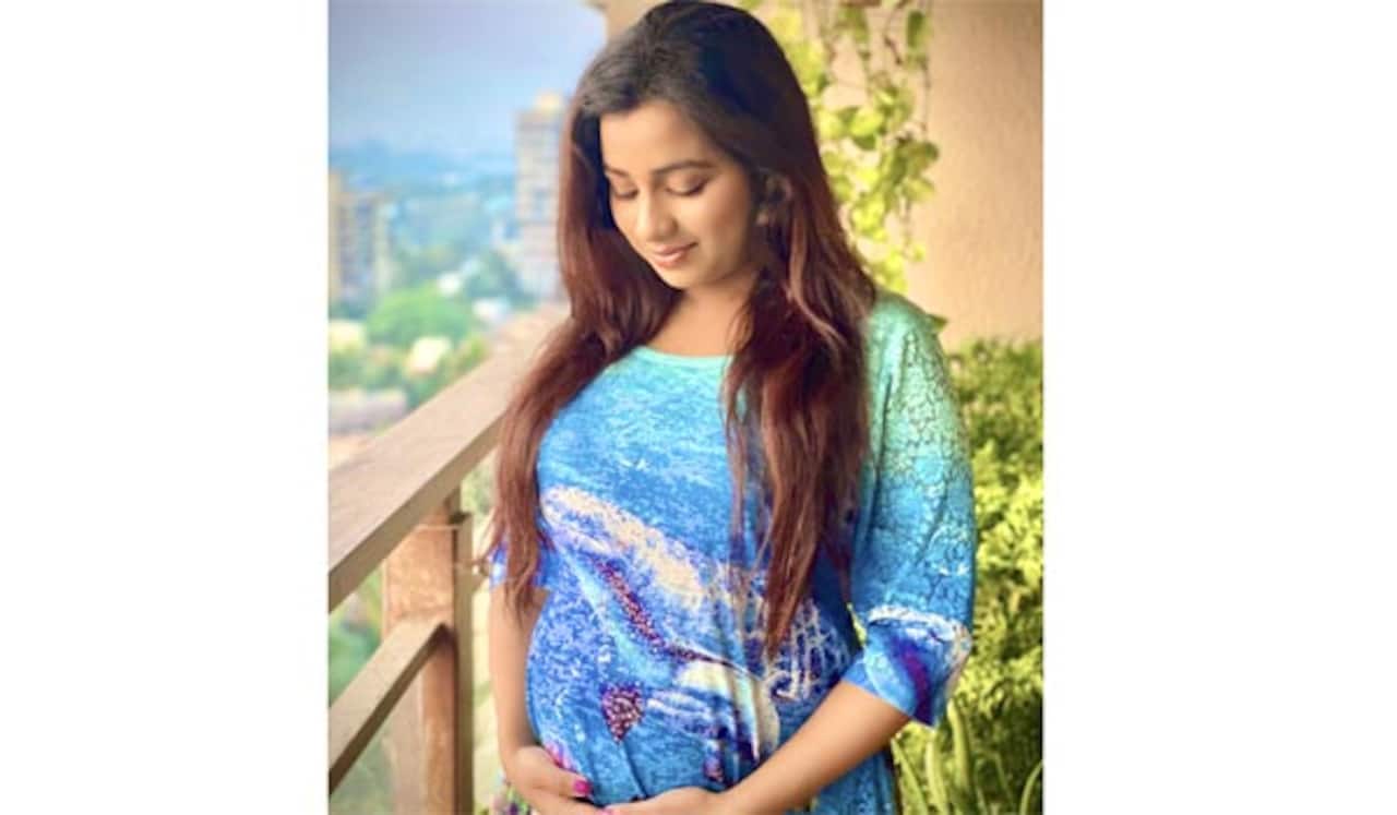 தாய்மை அடைந்த ஸ்ரேயா கோஷல்