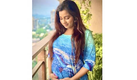 தாய்மை அடைந்த ஸ்ரேயா கோஷல்