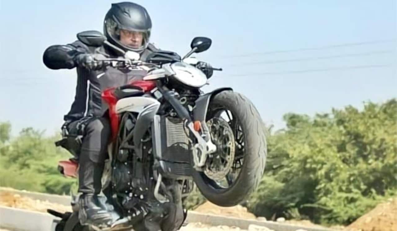 மே 1 முதல் வலிமை அப்டேட் : தயாரிப்பாளர் அறிவிப்பு