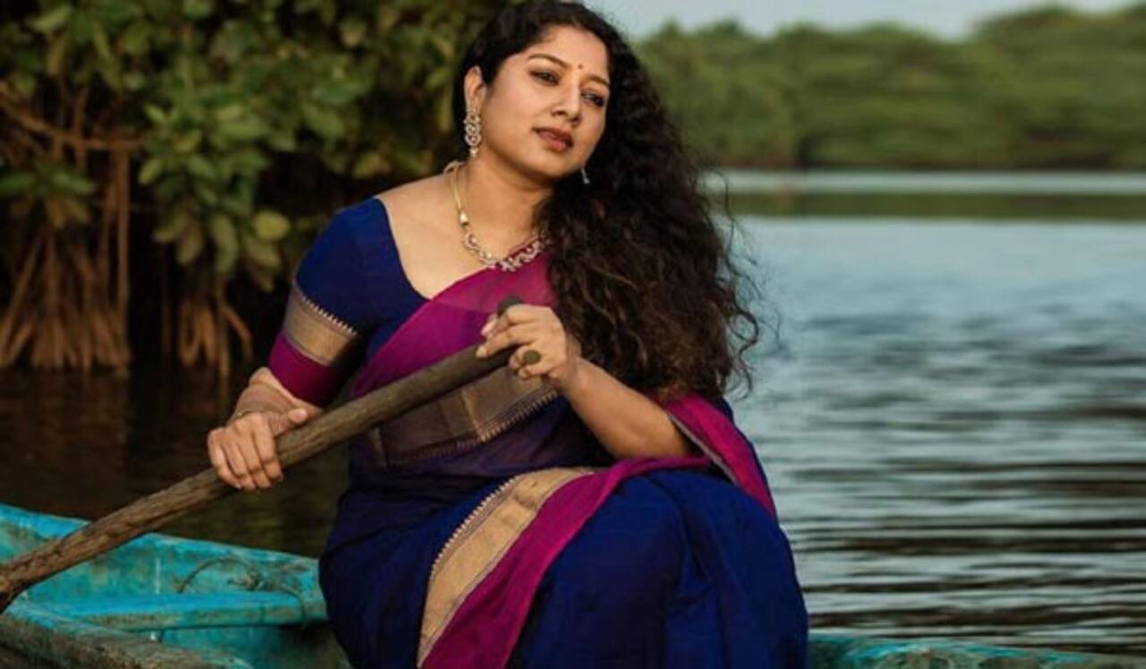 சமஸ்கிருத படத்தில் நடிக்கும் அனுமோல்