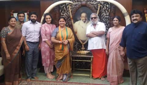 சிவாஜி வீட்டிற்கு சென்ற குஷ்பு - திரைப்பிரபலங்களிடம் ஓட்டு சேகரிப்பு