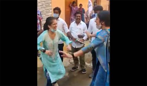 அப்பாவுக்காக குத்தாட்டம் போட்டு ஓட்டு கேட்ட மகள்