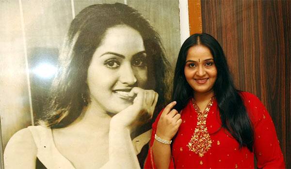 முதல் மரியாதைக்குரிய படம் - சிவாஜி, ரஜினி, கமல் குறித்து நடிகை ராதா பேட்டி
