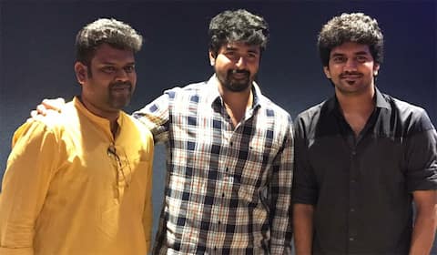 லிப்ட்-ல் பாடிய சிவகார்த்திகேயன்
