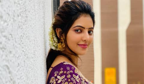 நான் பேஸ்புக்கில் இல்லை : எச்சரித்த அதுல்யா ரவி
