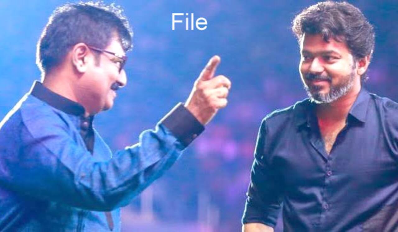 விவேக் வீட்டிற்கு சென்ற விஜய் : குடும்பத்தினருக்கு ஆறுதல்