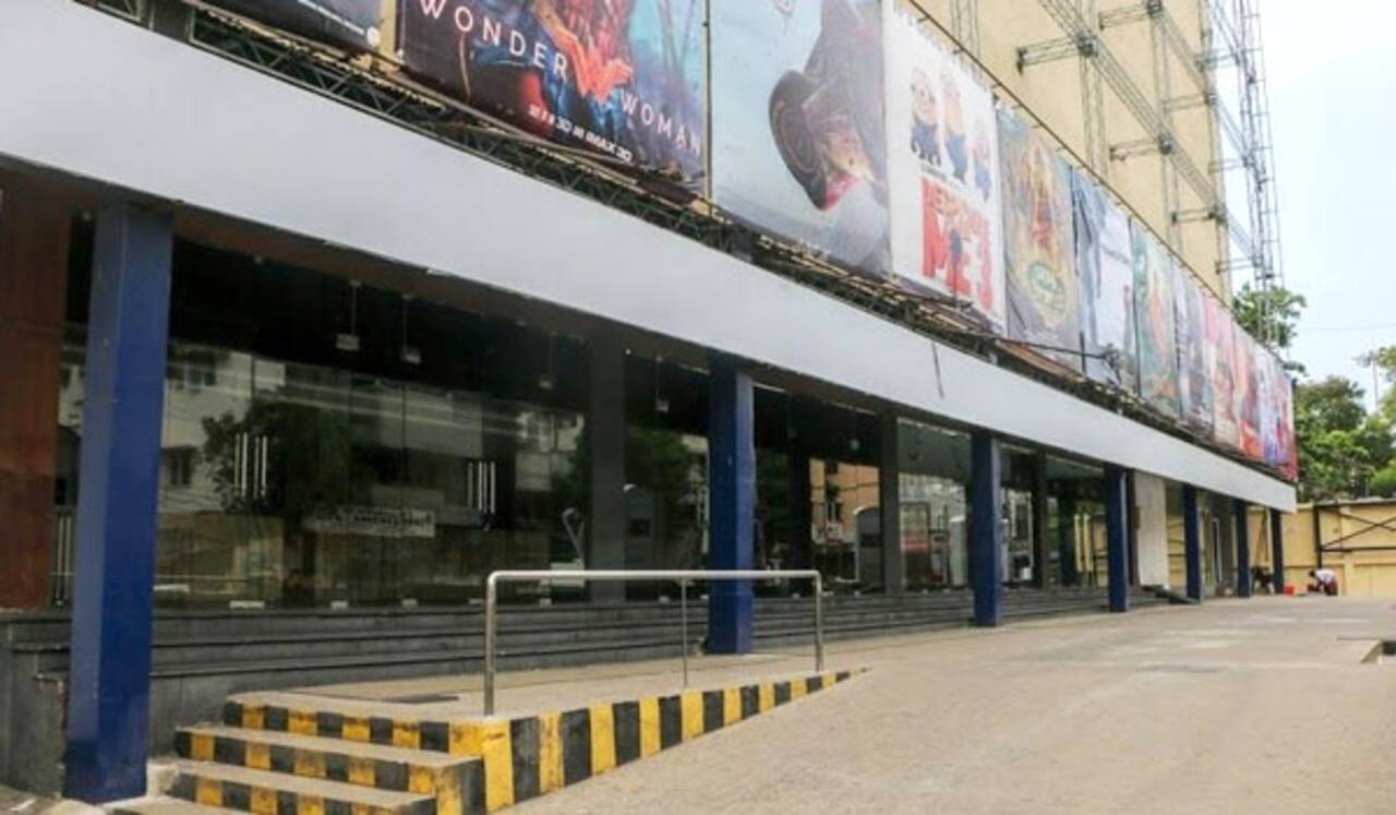 தியேட்டர்கள் நிரந்தரமாக மூடப்படும் அபாயம்: சங்க தலைவர் எச்சரிக்கை