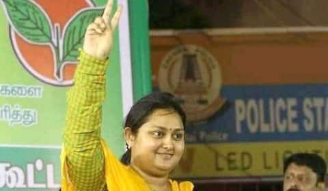 ஆண்டவனை தவிர எனக்கு எண்ட் கார்டு போட எவனாலயும் முடியாது - விந்தியா